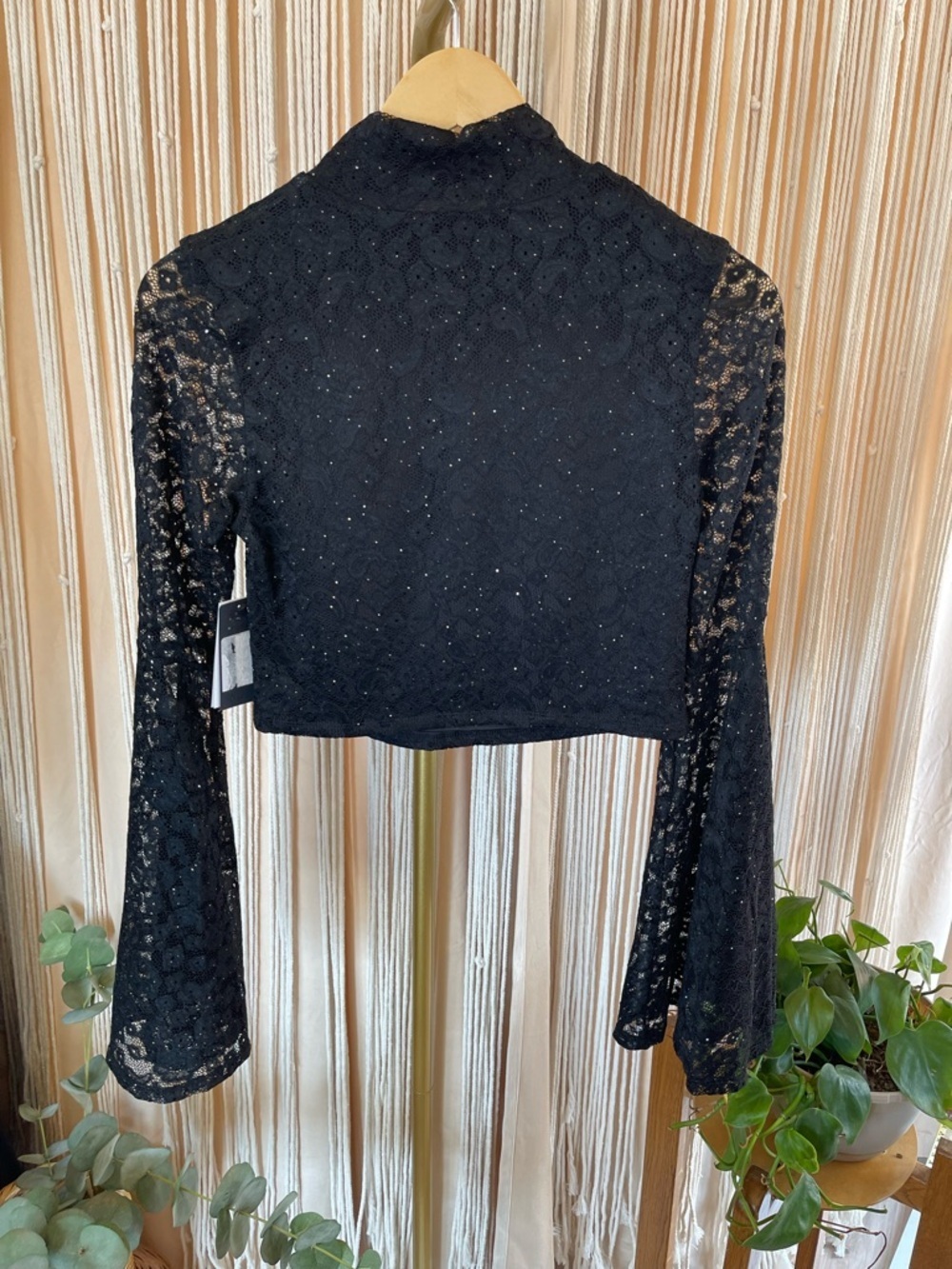 NWT GUESS Dominique Lace crop top black Mock Neck long Bell Sleeve Medium (M)